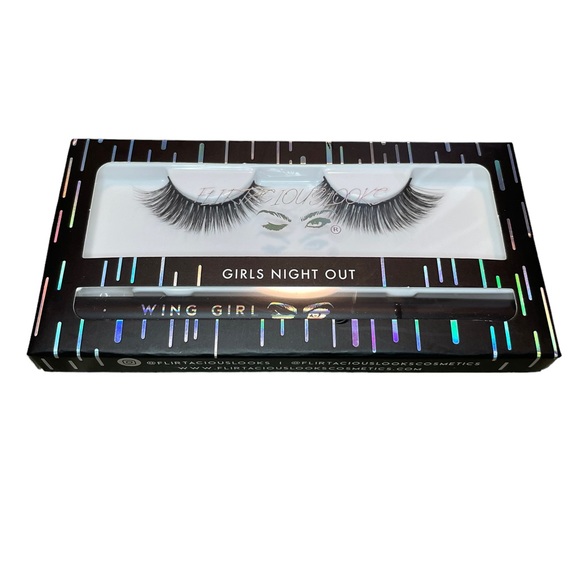Flirtacious Looks Cosmetics Girls Night Out Falsies Lash Kit - Picture 2 of 6